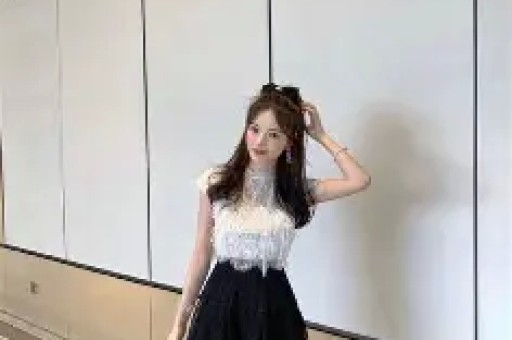 李现摄影热情、伊能静的母爱、虞书欣的骑行挑战：娱乐圈小八卦全解析