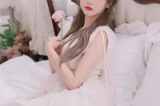 陪睡陪玩已过时！又一女星自曝潜规则当众被强吻、伸手进裤子