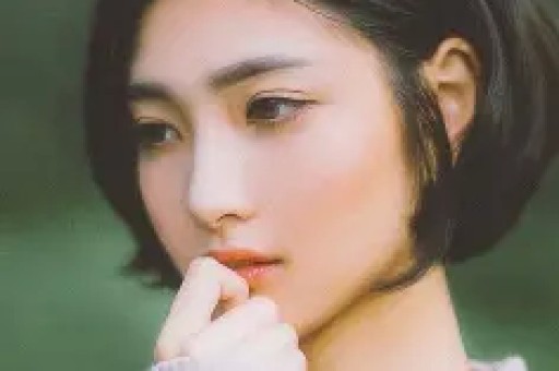 巴黎夜店唱歌偶遇王思聪身边四位女网红环绕不见正牌女友懒懒